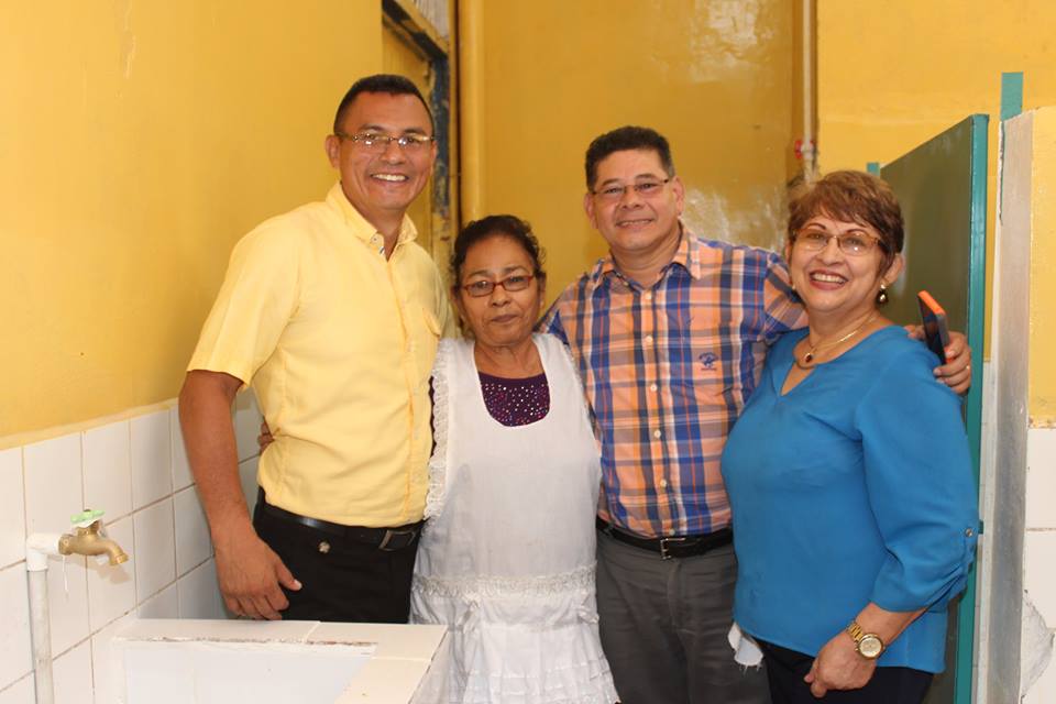 ¡Otra Promesa Cumplida! Remodelación de Baños Mercado !