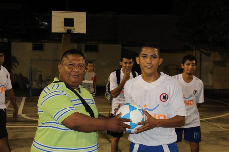 Inauguración del Torneo de Futbol Sala Mixto en Gimnasio Municipal