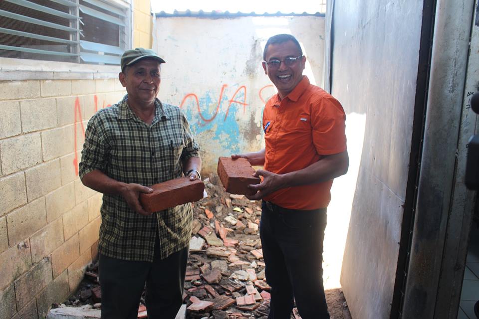 Colocacion de Primera Piedra en Construcción de Capilla