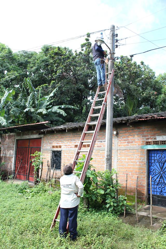 Reparacion de Luminarias en Col. El Paraíso No 2