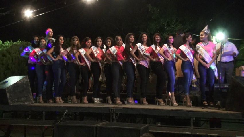 Señoritas participantes al reinado del carnaval usuluteco se hizo presente en Paseo El Calvario,