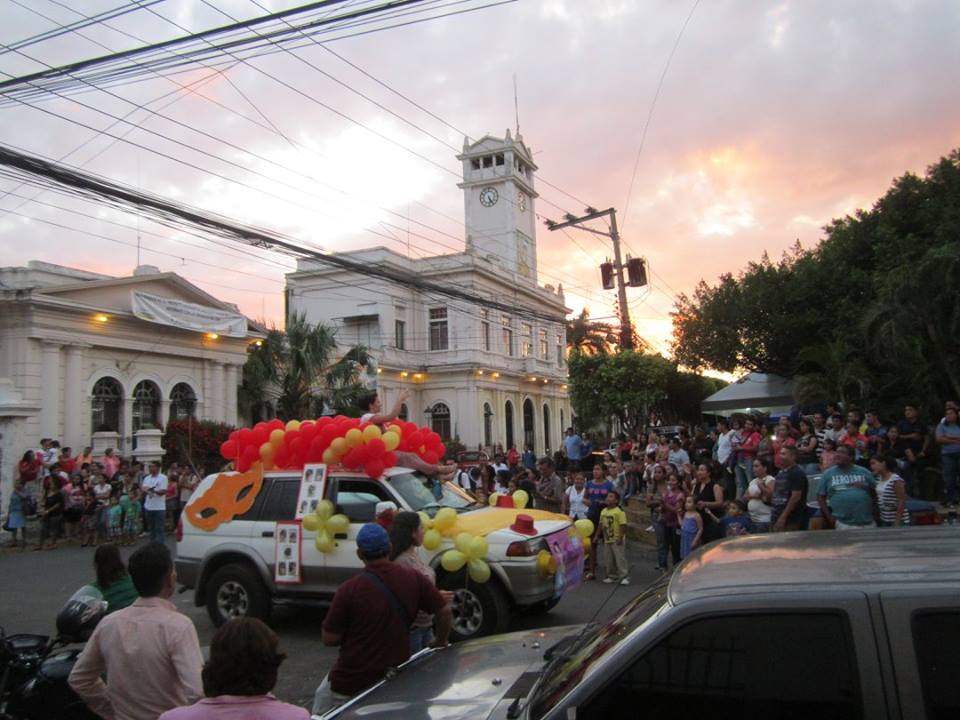 Desfile en Carros Alegóricos