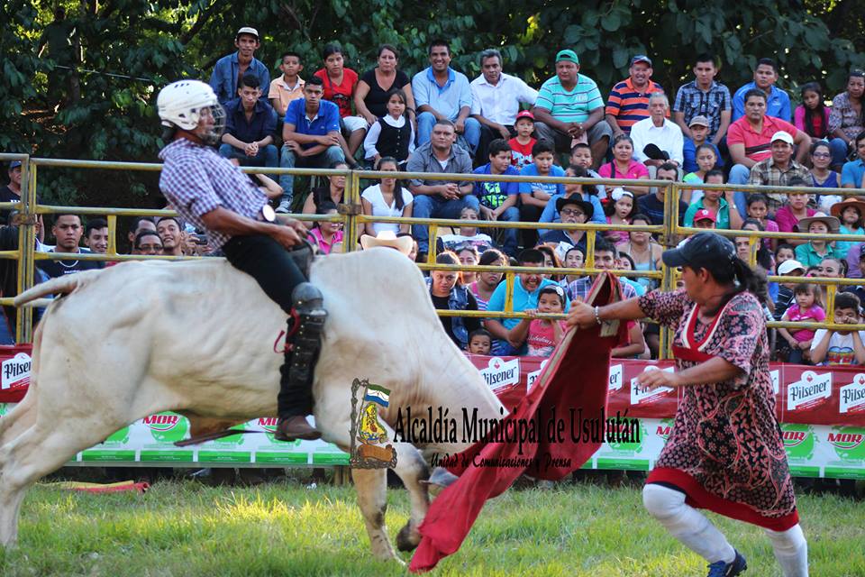 Jaripeo Luce Abarrotado Esta Tarde