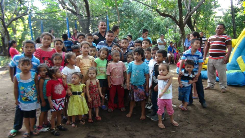 Piedritas Recreativas visitó Cantón El Cerrito