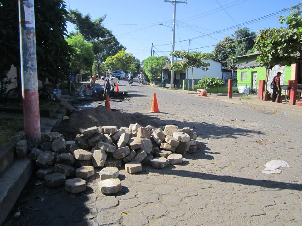 Reparación de Baches en Final de Avenida Gregorio Melara