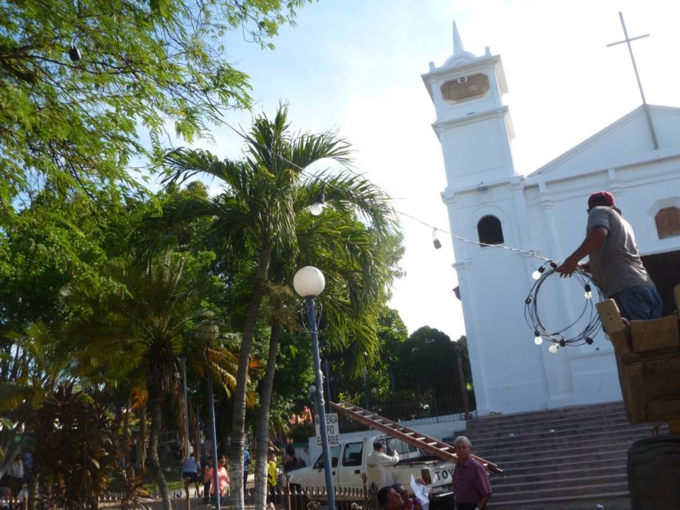 Preparativos Para La Inauguración De Luces Navideñas