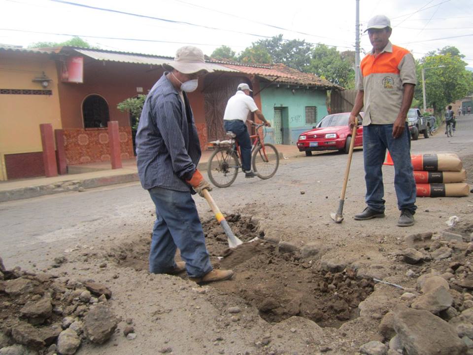 Reparación de Baches en Final de Avenida Gregorio Melara