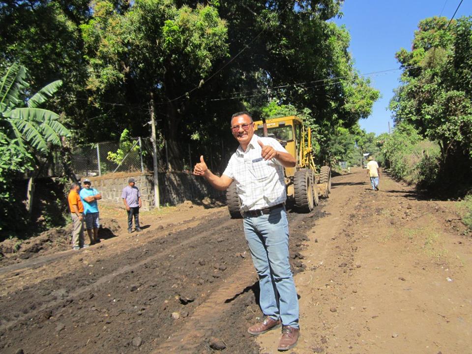 Trabajos en Calle Principal de Cantón Laguna del Palo Galán