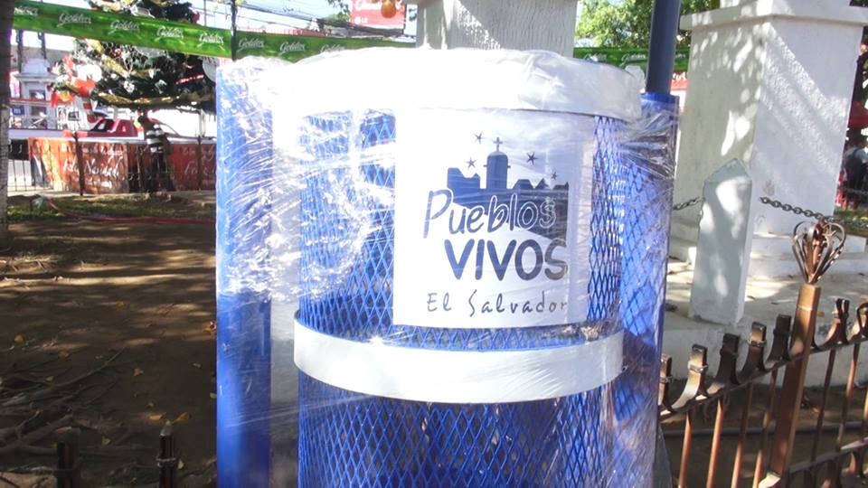 Colocación de Valla Publicitaria Turística y Depósitos de Basura