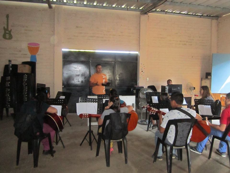 Continúan Clases de música en la Filarmónica Municipal