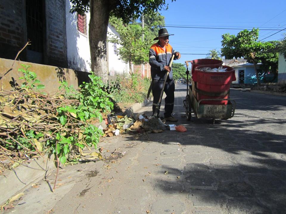 Limpieza de Calles en Barrio El Calvario