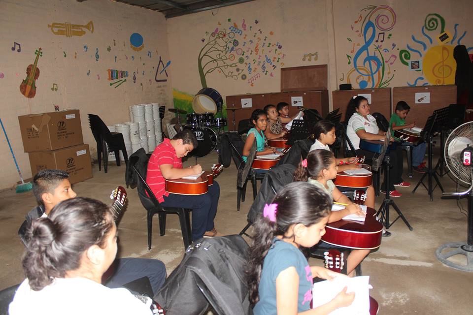 Incribete y Forma Parte de la Filarmonica Juvenil Municipal