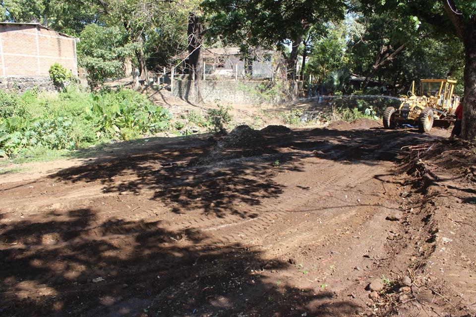 Trabajos de Terraceado y Nivelado de la Zona Verde, B° Candelaria