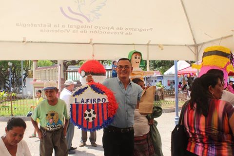 Piedra, Alcalde de Usulután en coordinación con el FISDL realizo la Feria de Emprendedores, esta mañana en el Parque Raúl F. Munguía