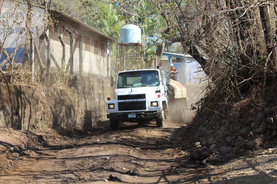 Reparación de Calle en Cantón Ojo de Agua