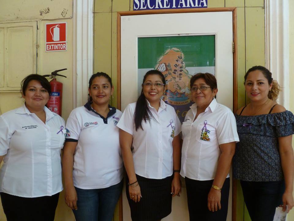 Unidad Municipal de la Mujer Felicitó a Empleadas Municipales