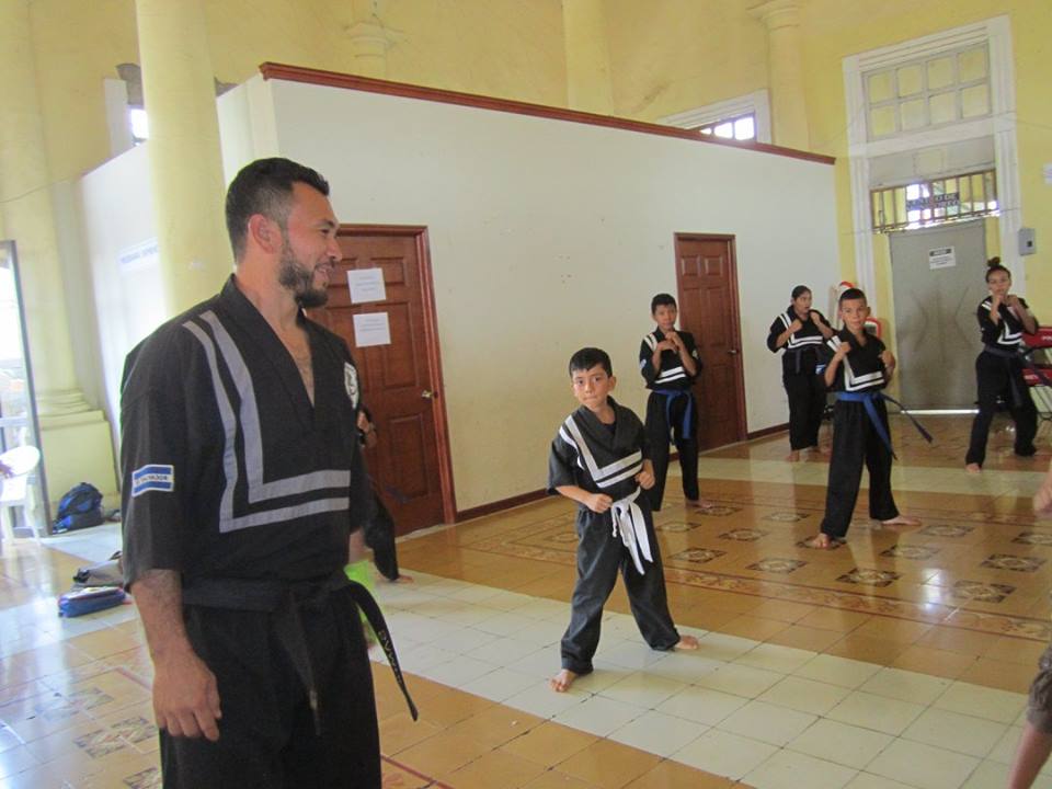 Clases de Lima Lama en las Instalaciones del Palacio Municipa