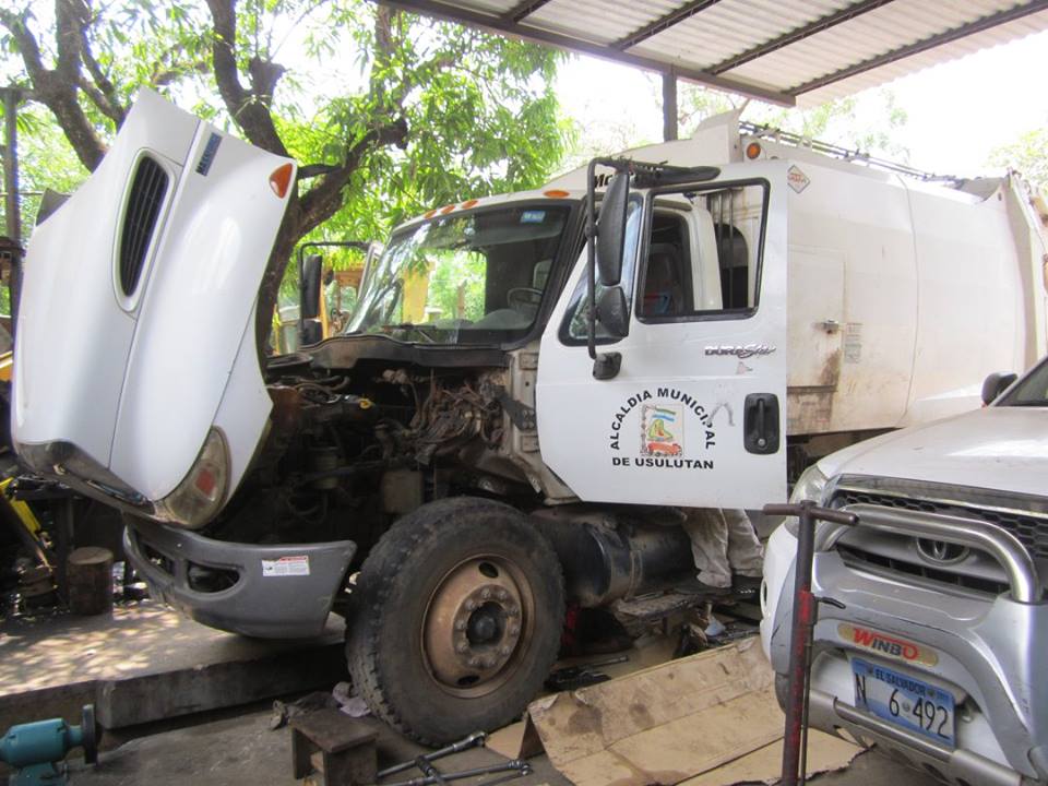 Trabajos de Reparación de Camiones Recolectores de Basura