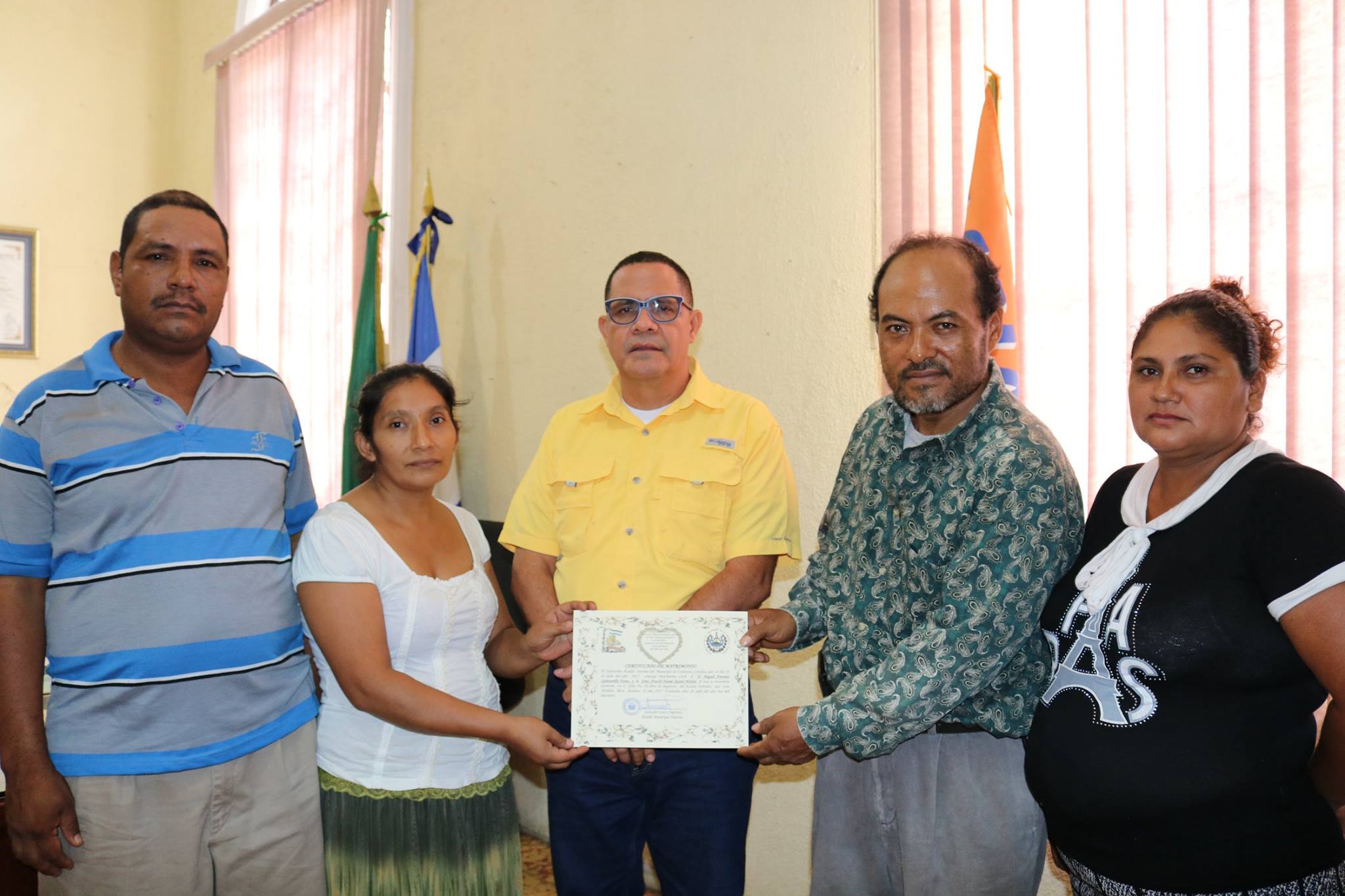 “Bodas Colectivas Municipales” evento realizado por don Salvador Lovo Contreras, Alcalde Municipal Interino