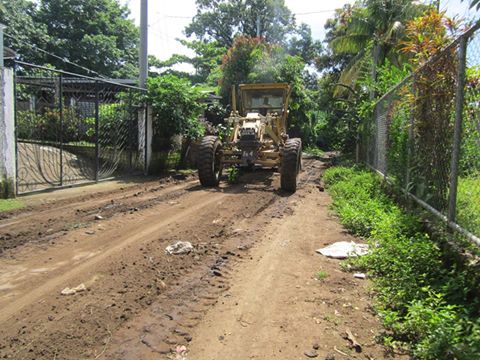 Trabajos de reparación de caminos vecinales