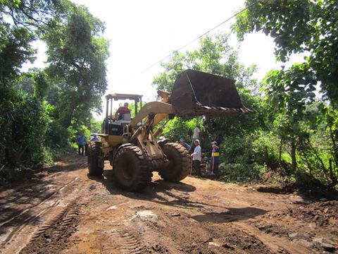 Trabajos de preparación de suelo para la construcción de un badem en calle antigua que conduce a jiquilisco en cantón el talpetate, al Sur
