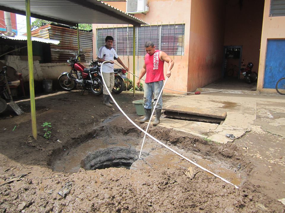 Trabajos Limpieza en Tragantes en Mercado Regional