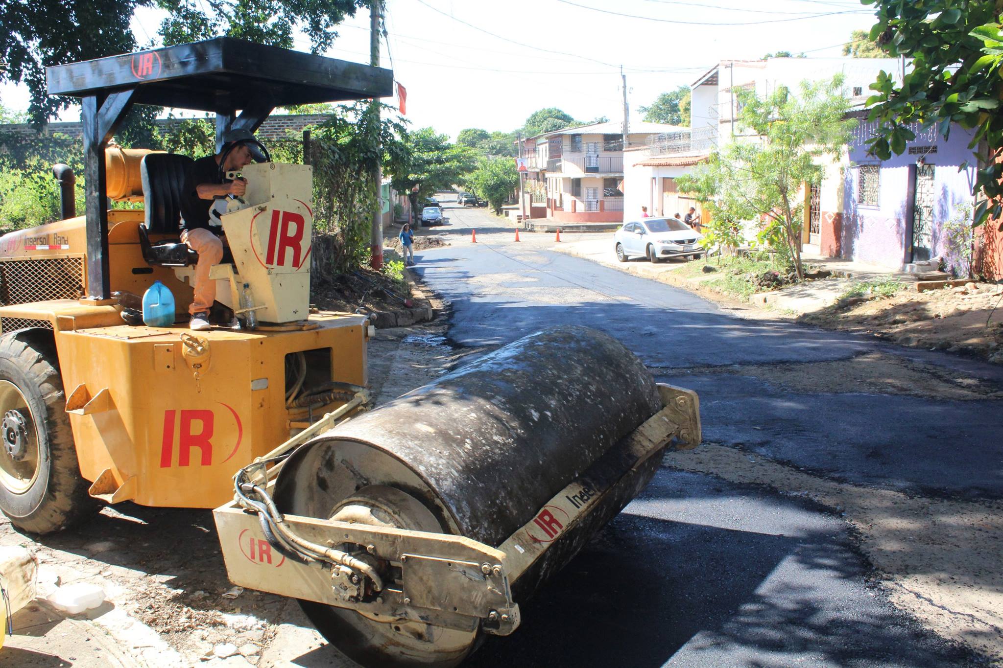 Reparación de baches en la 10ª Calle Poniente