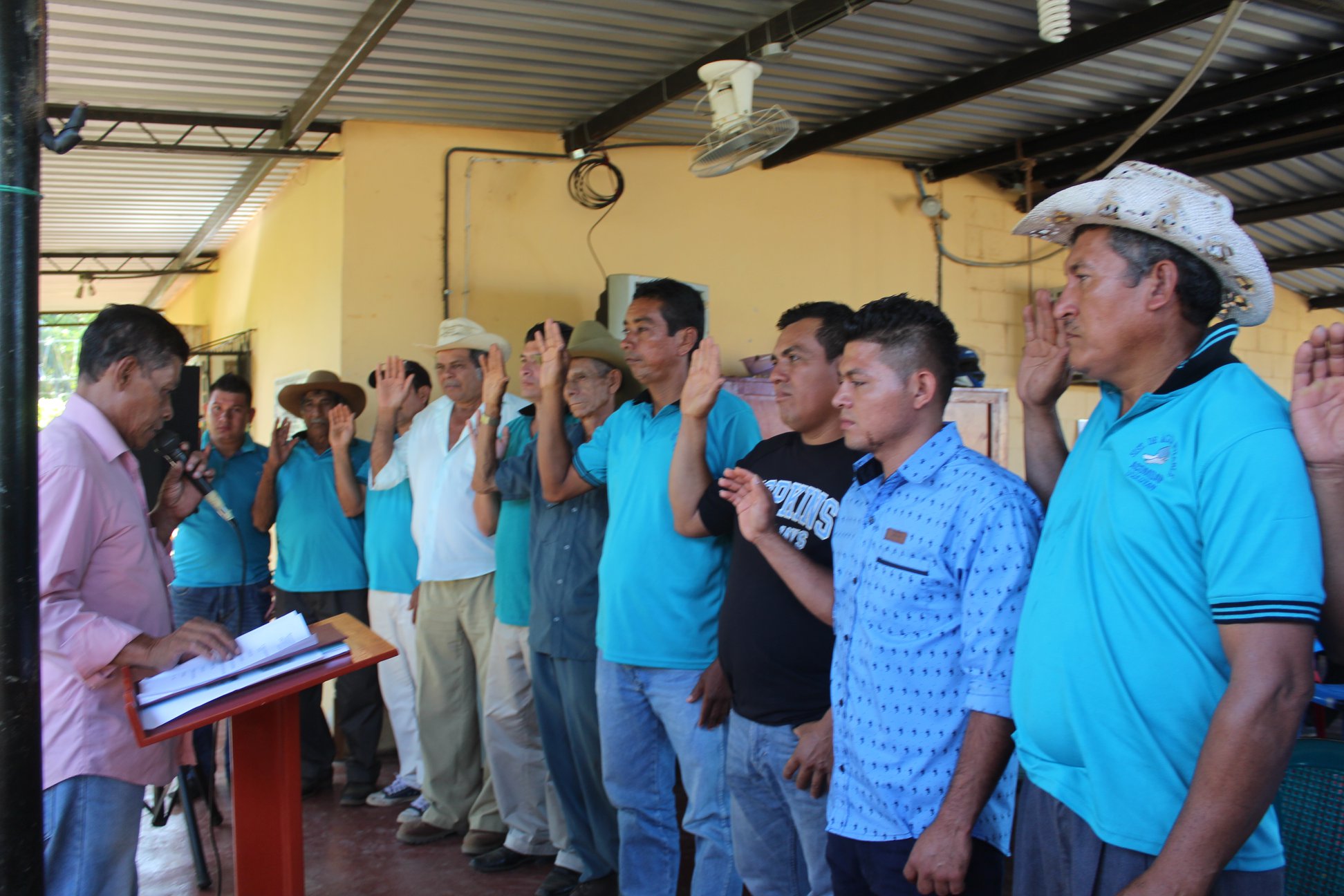 juramentación de la Junta Directiva de la administración del sistema de agua potable de Cantón La peña ACOMDAP