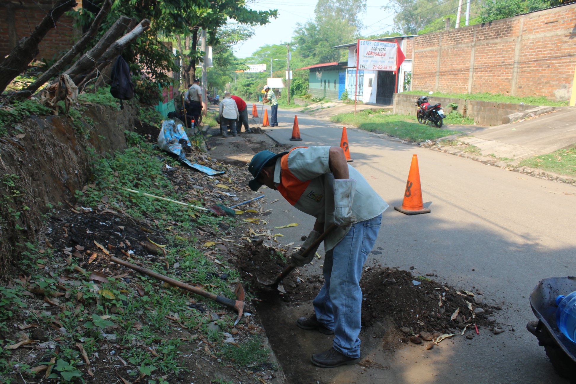 Reparación de Baches en la Calle que Conduce a hacia San Dionicio