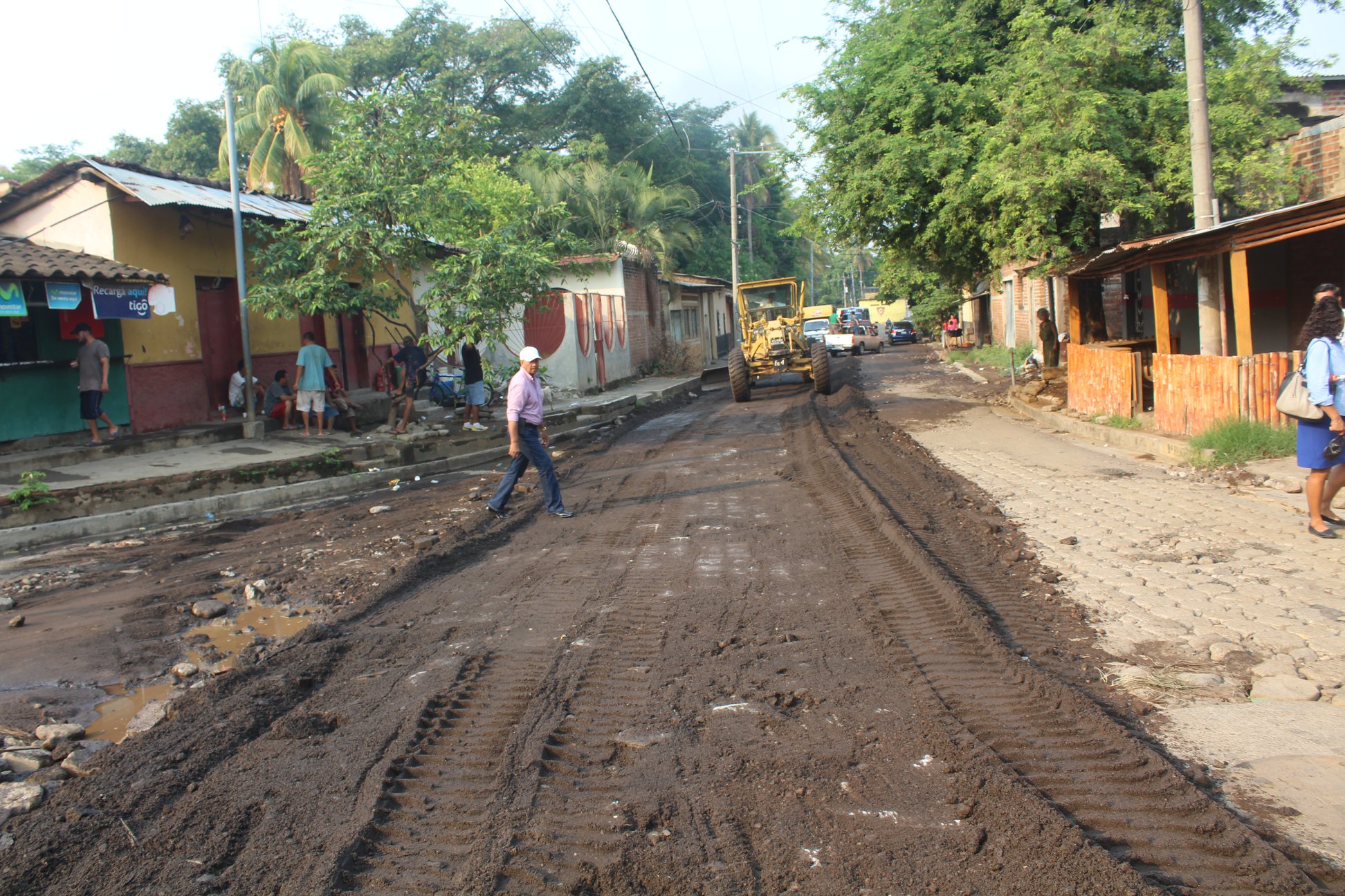 Mauricio Zelaya Alcalde de Usulután, trabajando desde tempranas en final 8ª Av. Norte,