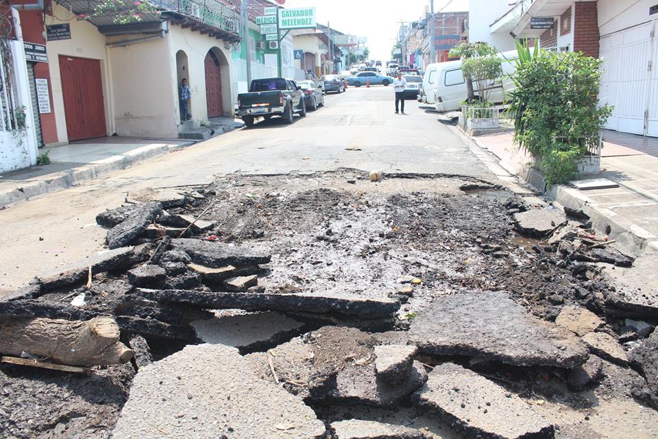 Reparacion este día la 2ª Calle Poniente