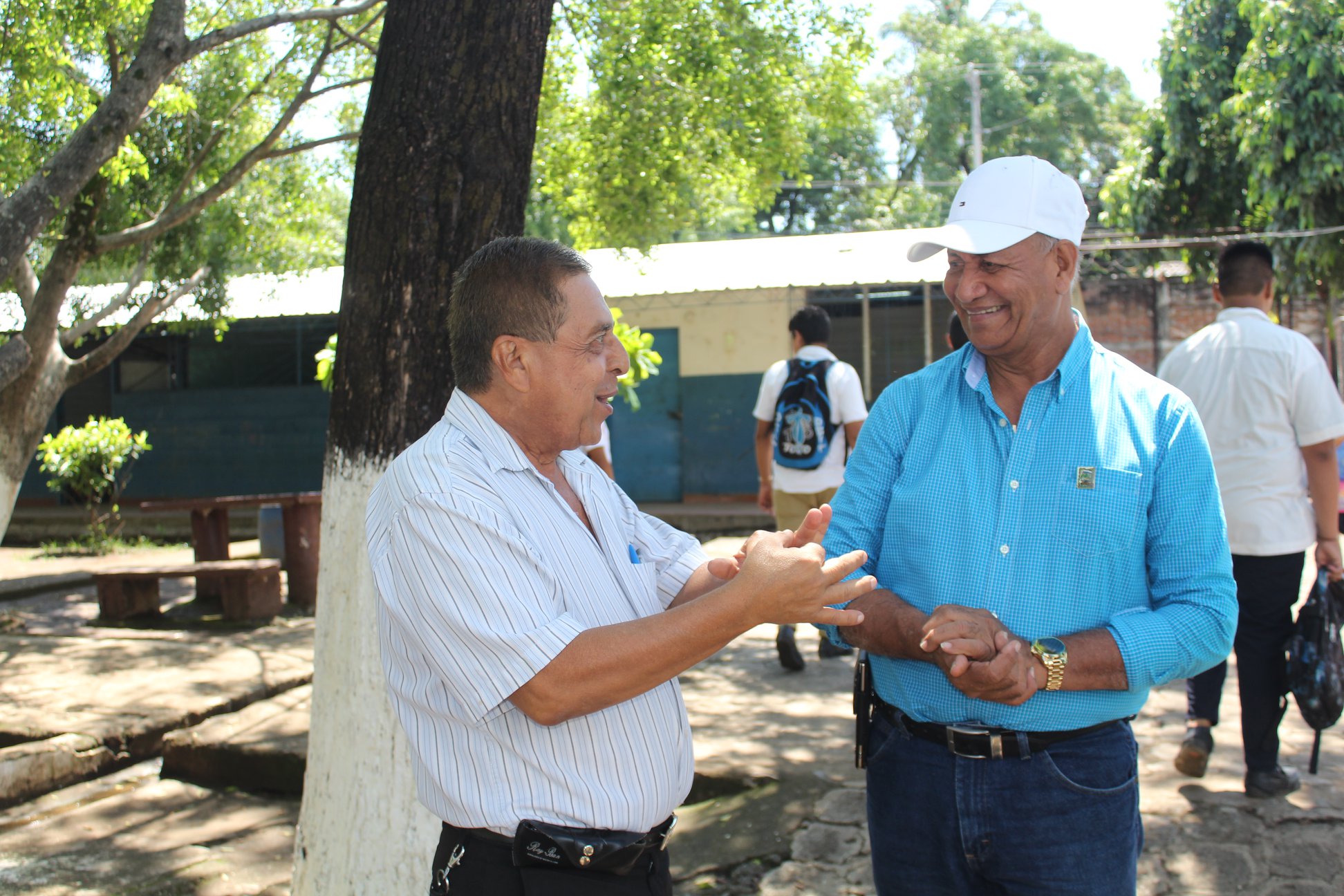 auricio Zelaya, Alcalde de Usulután realizo una visita al C.E. Anita Guerrero,