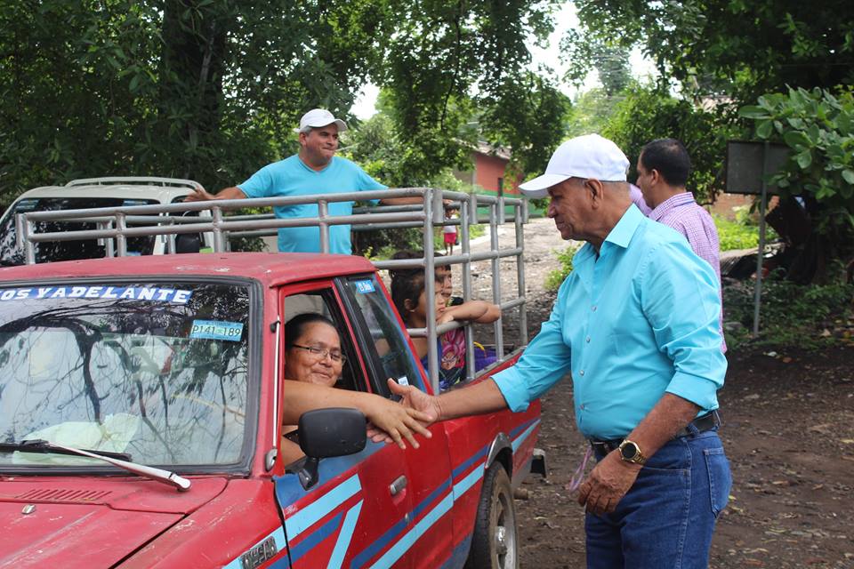 Mauricio Zelaya, visitó  la comunidad puerta del sol y jardines de candelaria,